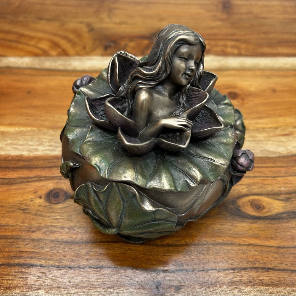 Jewelry Box Lotus Decor